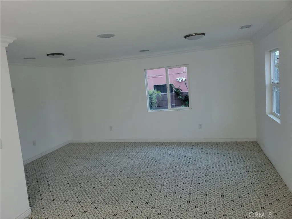 3511 3511 1/2 W 111th, Inglewood, California 90303 home-pic-13